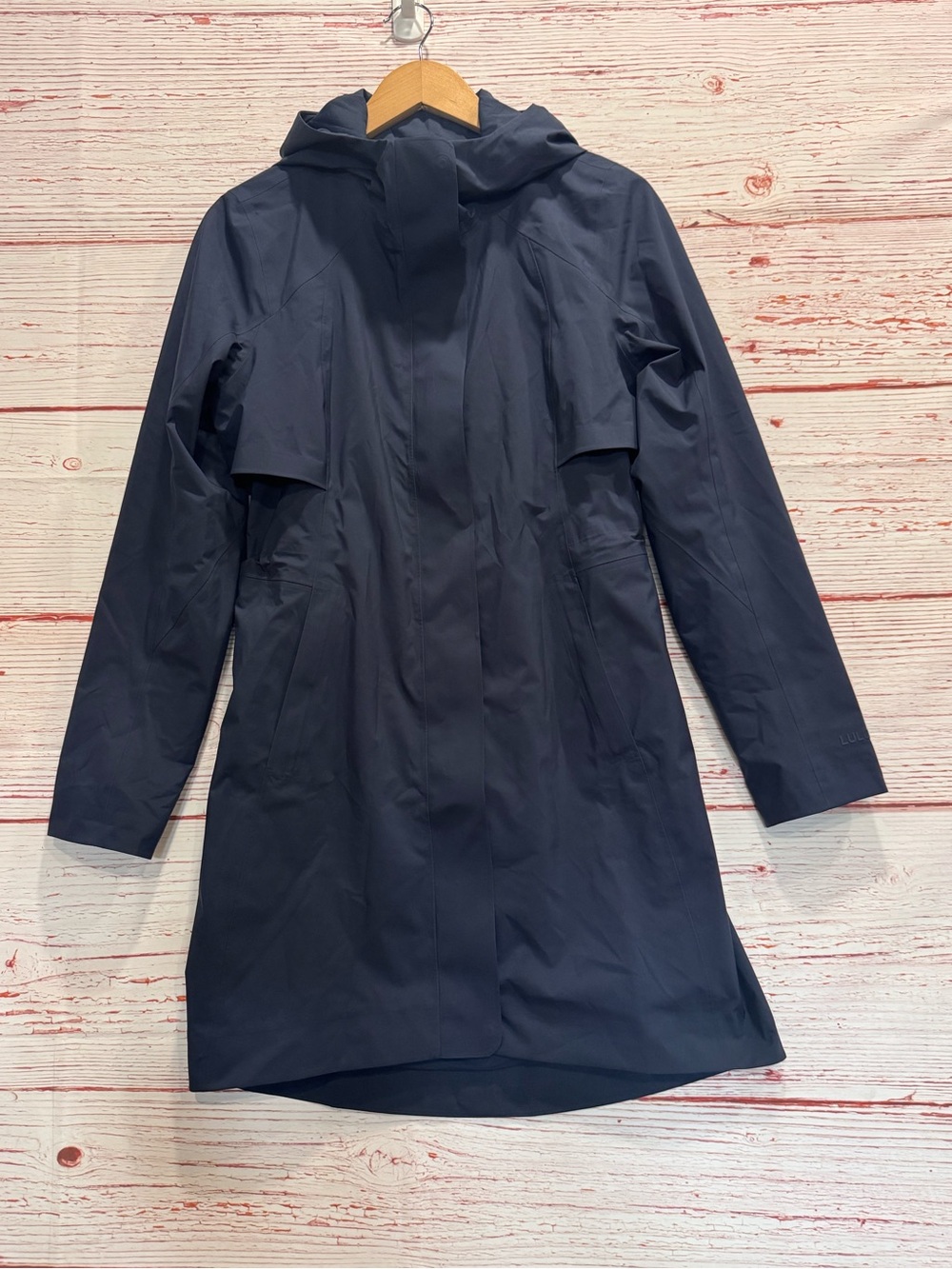 Lululemon Rain Rebel Jacket in True Navy Sz 4 - Picture 2 of 12